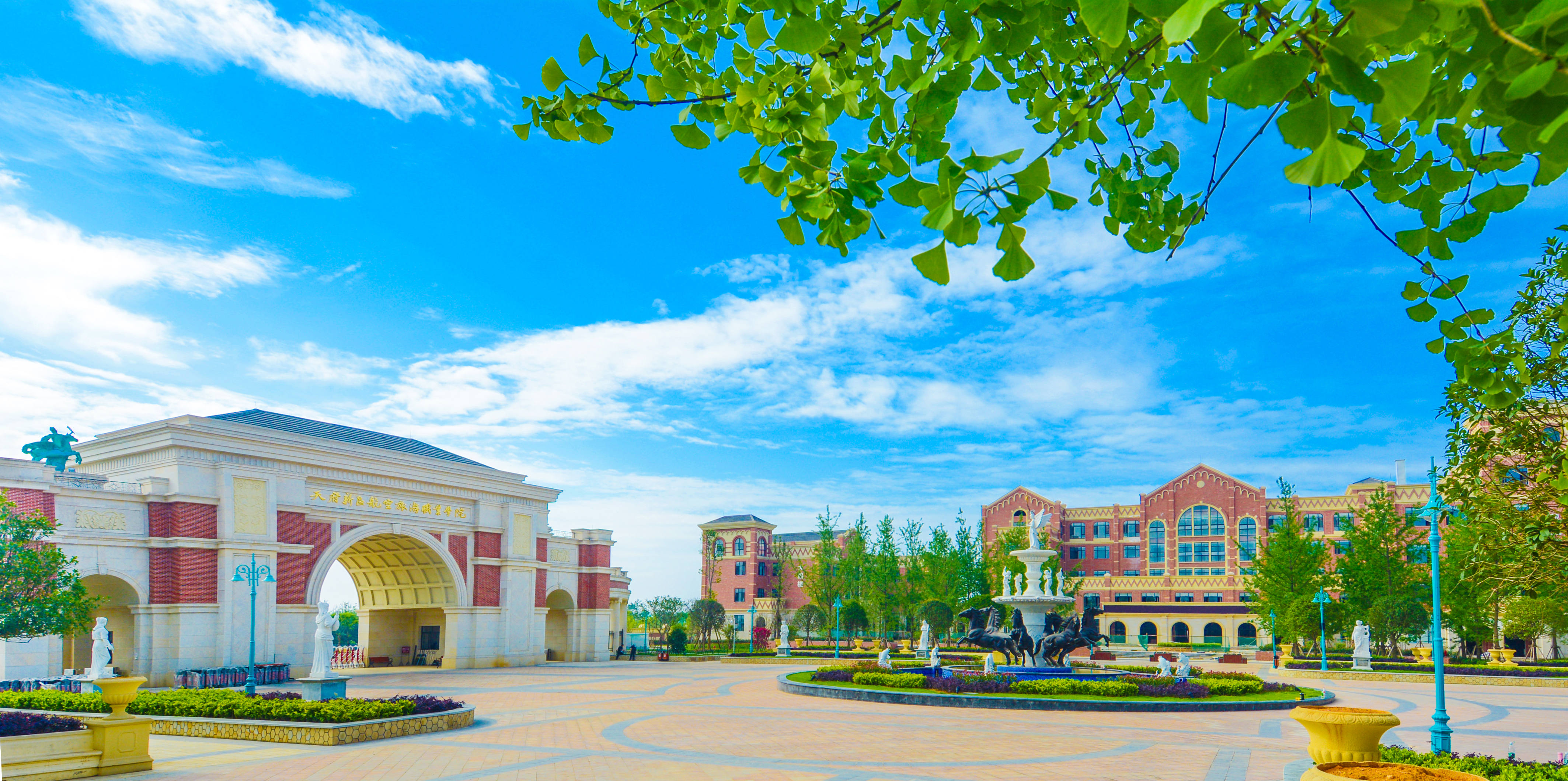 瑞丽广场 (2).JPG